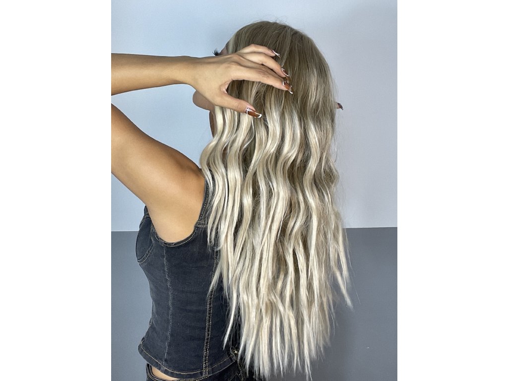 Okouzlující blond paruka Violet se síťkou (lace front)