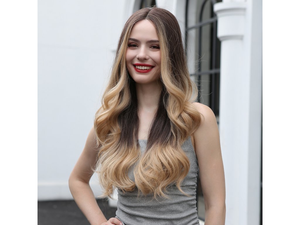 Dlouhá hnědá paruka Cher s blond konci