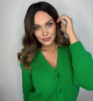 Hnědá krátká paruka Sara🤎🤎🤎 Tuto a další krásné paruky z naší nabídky objednáte prostřednictvím našeho e-shopu🛍️🛍️🛍️...